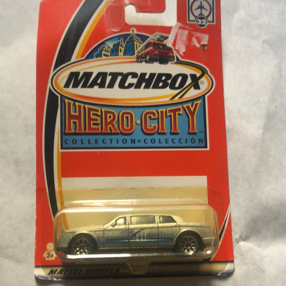 2002 Matchbox Hero City Limousine 1/64 Diecast Mint NIB